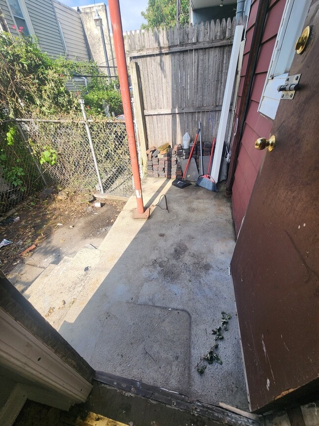 Building Photo - 2530 W Gordon St