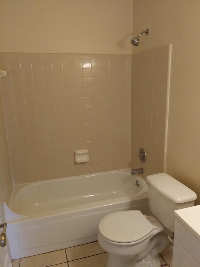 Building Photo - 1000 N Duval St