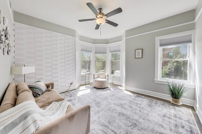 Building Photo - 5169 S Michigan Ave