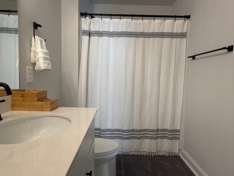 Building Photo - 4045 Grommet Ct