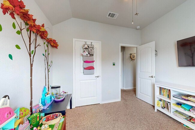 Building Photo - Lakeview Bliss: Your Dream Home Awaits! Community Pool and Park