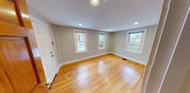 Building Photo - 441 Franklin St