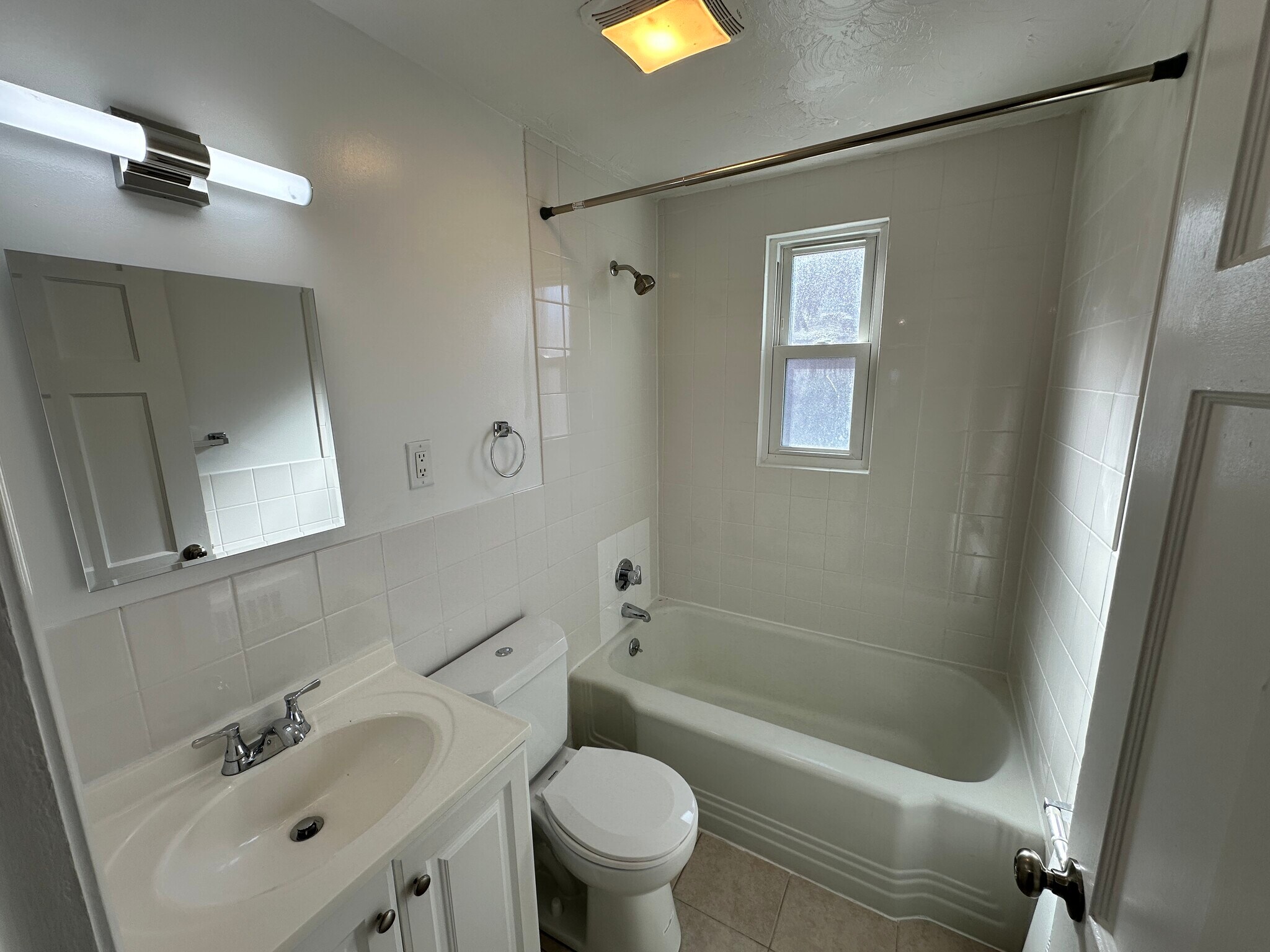 Building Photo - 170 Summit Ave