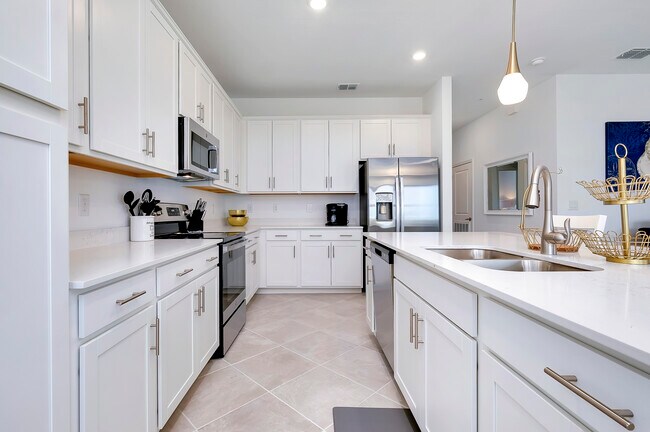 Building Photo - 12240 Wellen Golf St