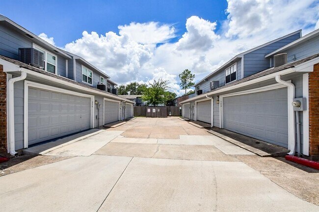 Building Photo - 3200 S Gessner Rd