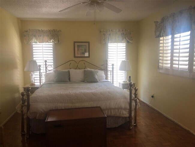 Building Photo - 221 Cedarwood Cir