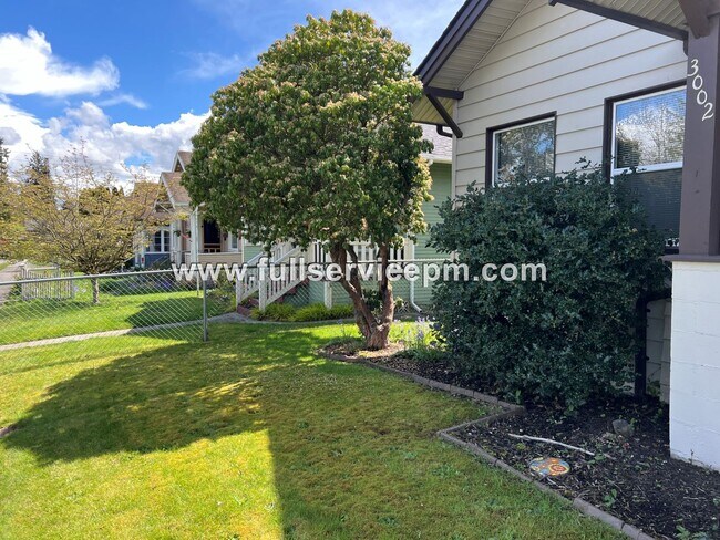 Building Photo - Wonderful corner lot home.