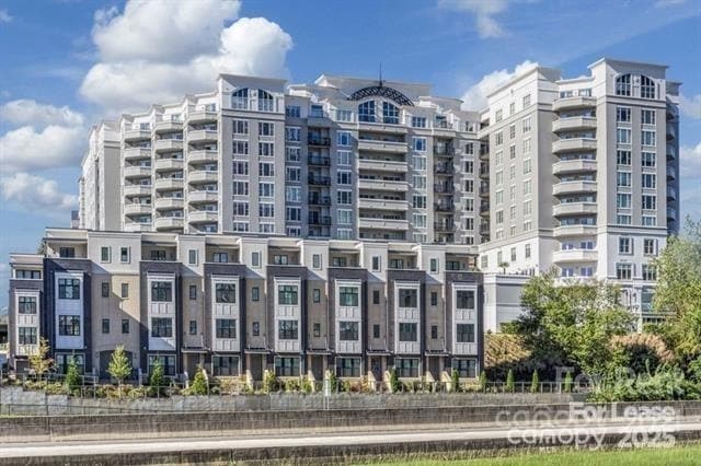 Building Photo - 909 Camden Grandview Rd