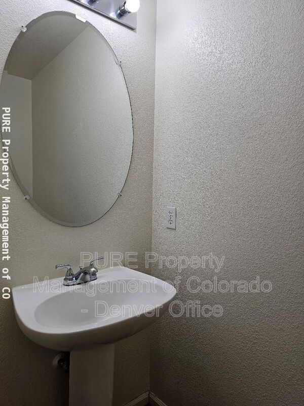Building Photo - 1298 Braewood Ave