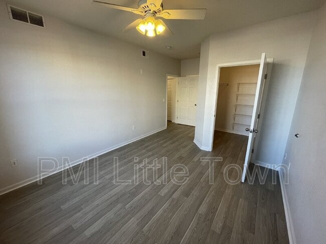 Building Photo - 5714 N Gibralter Way