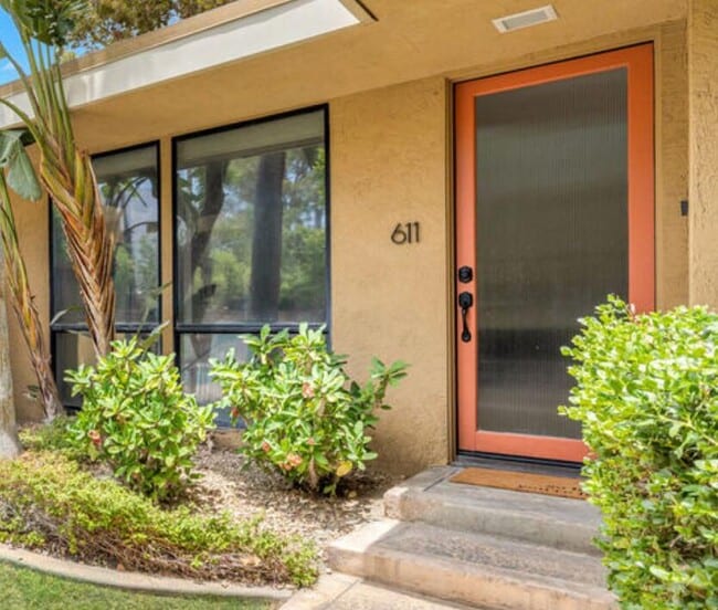 Building Photo - 2501 N Indian Canyon Dr