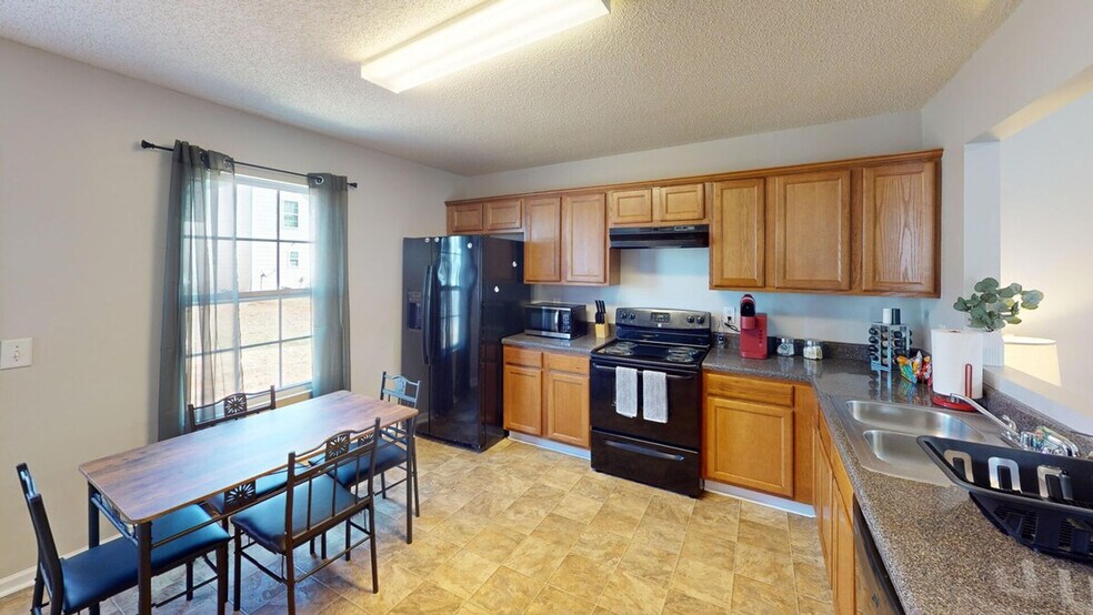 Building Photo - 56 Middleton Ct