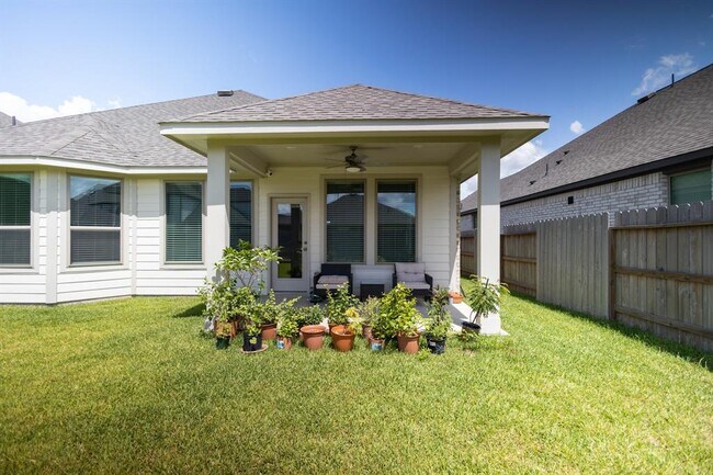 Building Photo - 8522 Sun Coral Dr