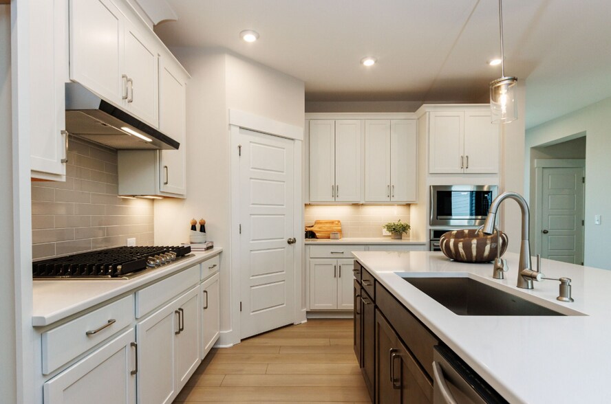 Building Photo - 339 Parkland Dr