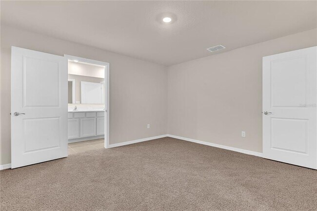 Building Photo - 2872 NE 21st Ct Rd