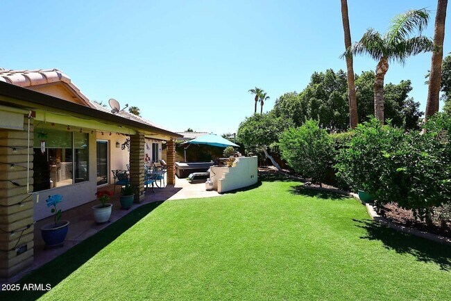 Building Photo - 359 W Brisa Dr