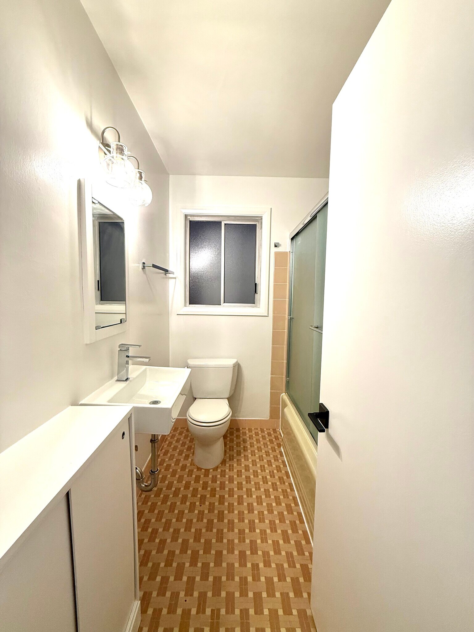 Bathroom - 1015 Francisco St