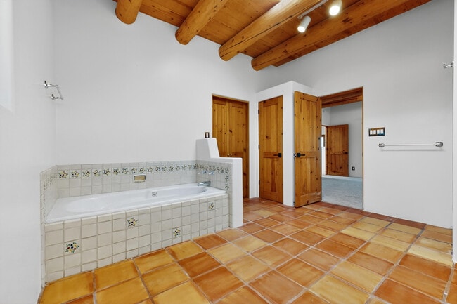 Building Photo - 45 Encantado Loop