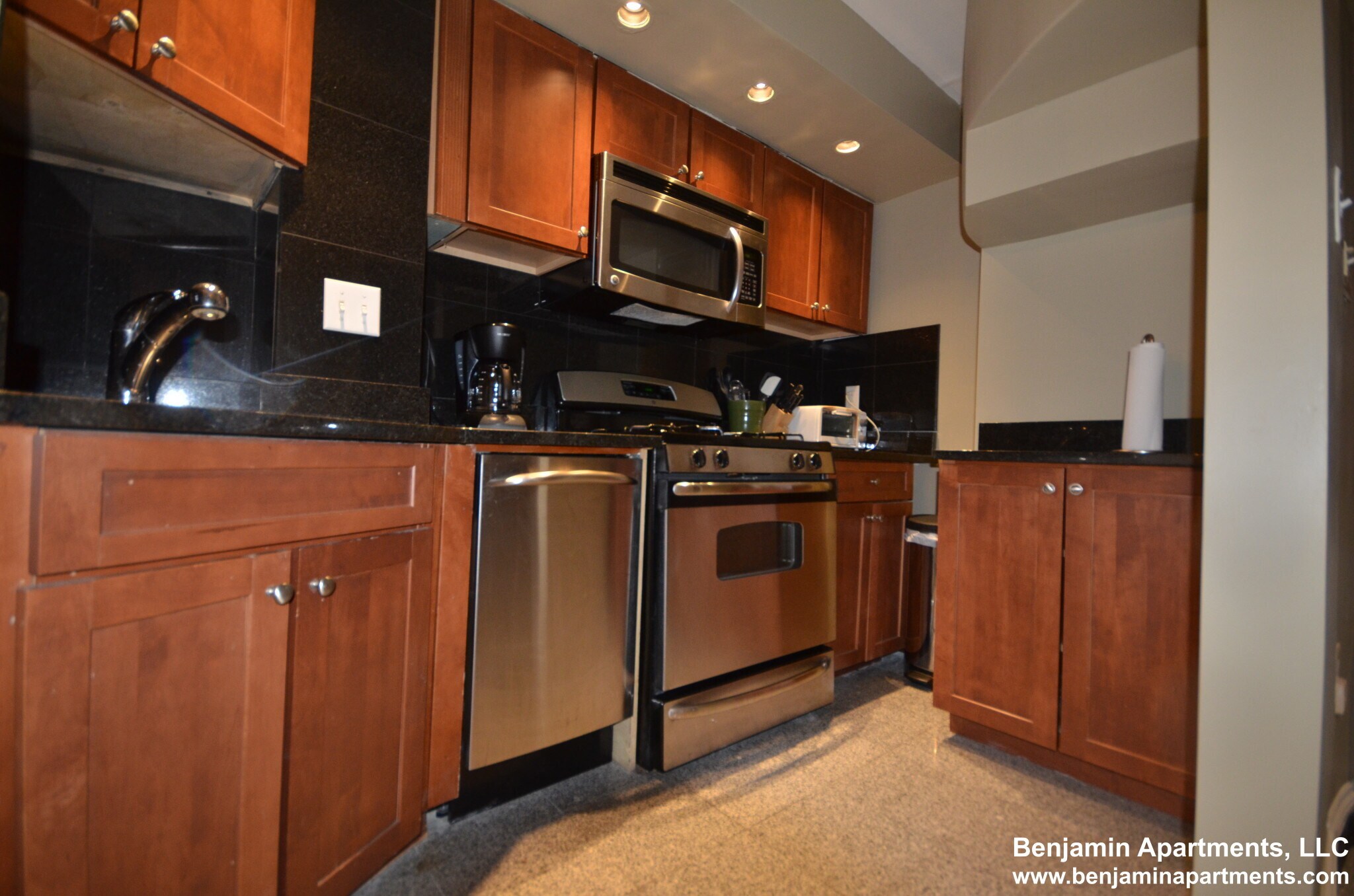 Building Photo - 113 Beacon St