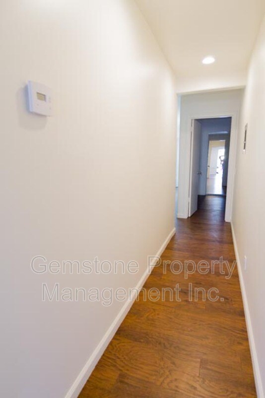 Building Photo - 6203 Mesita Dr