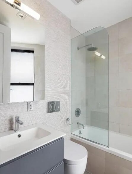 Building Photo - 248 Mott St