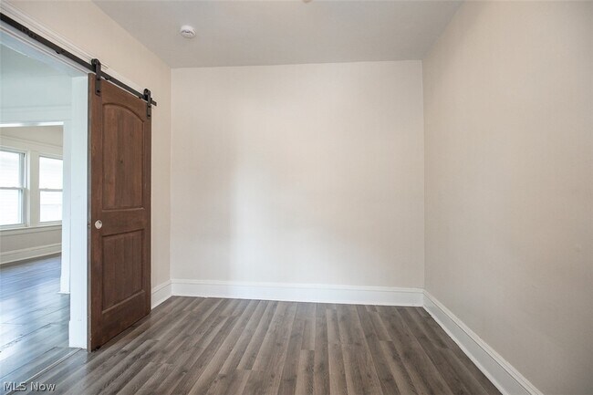 Building Photo - 1545 Coutant Ave
