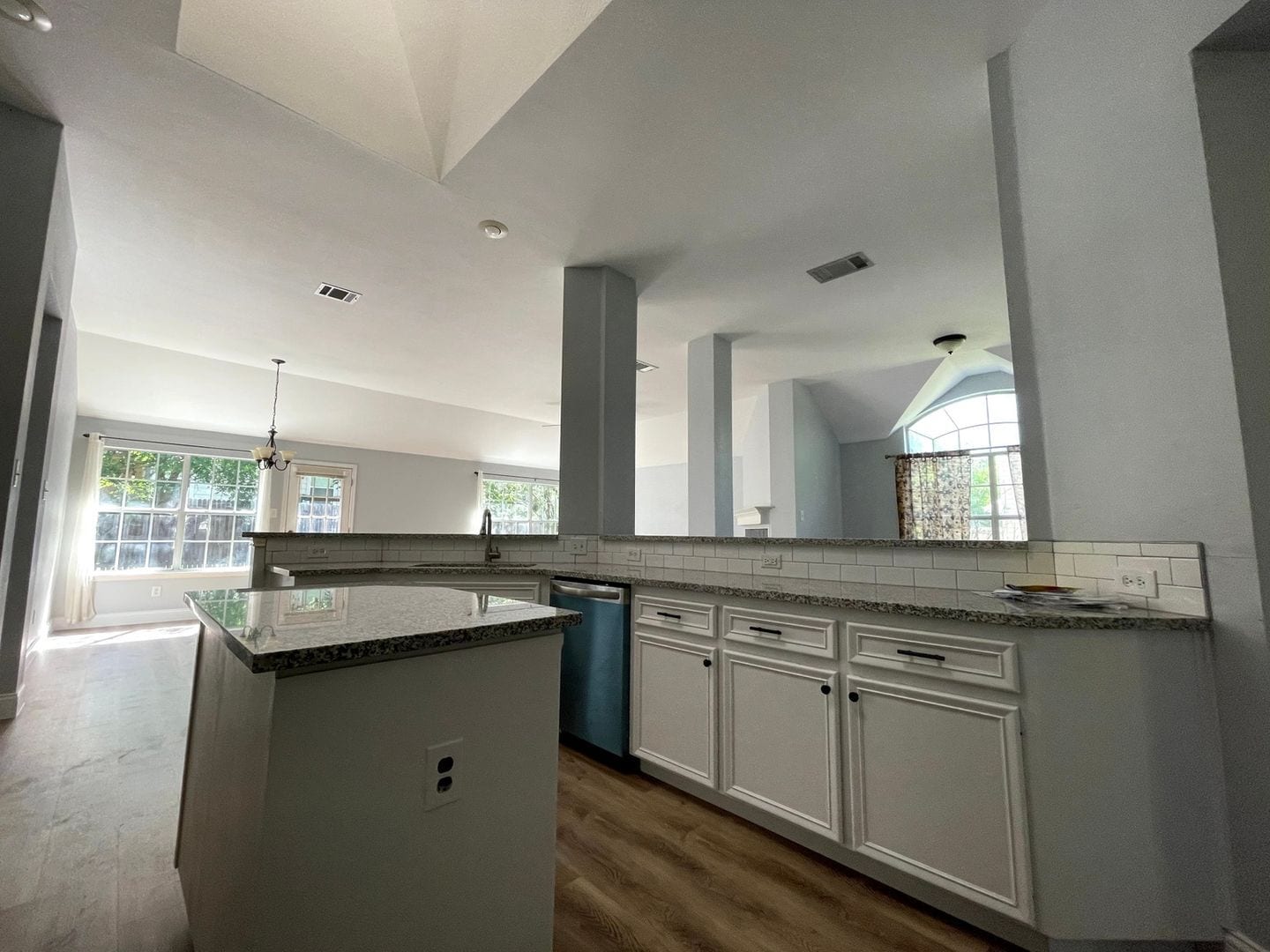 Building Photo - 3822 Newland Dr