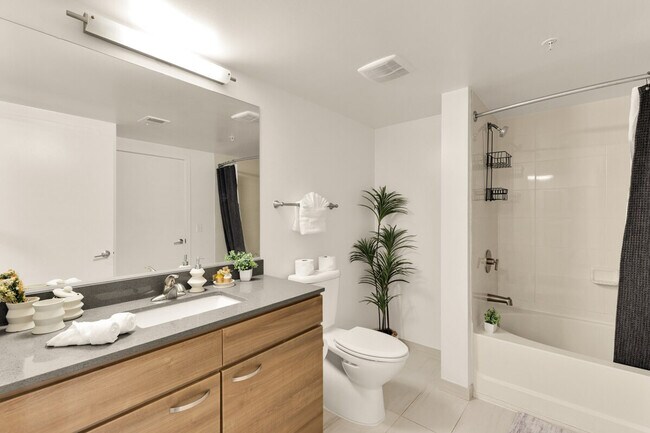 Building Photo - 1548 Spring Hill Rd