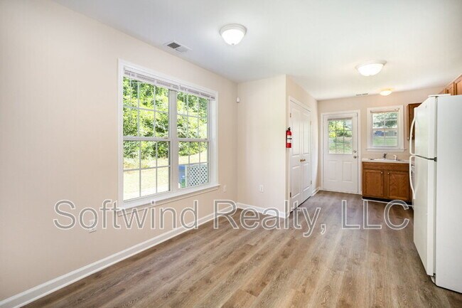 Building Photo - 1508 Highland Ave
