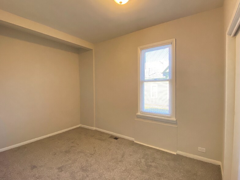Building Photo - 3136 W 40th St