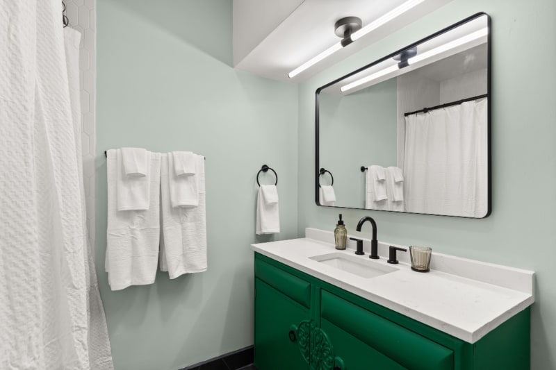 Building Photo - 3600 Mackland Ave NE