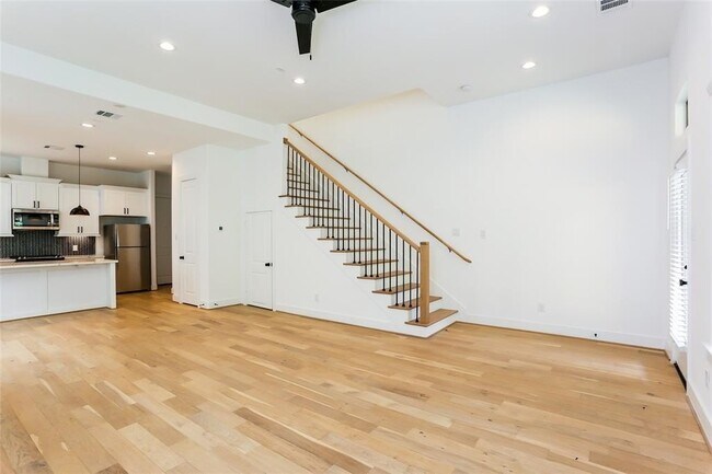Building Photo - 3036 Truxillo St