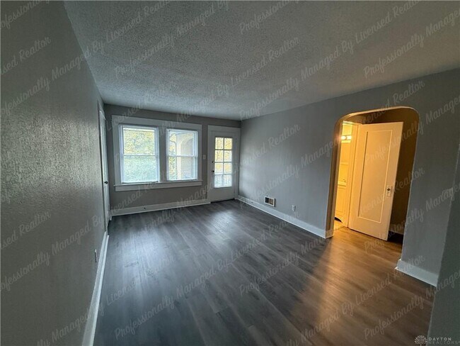 Building Photo - 1133 Linda Vista Ave