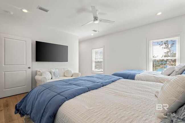 Building Photo - 5665 Armadillo Ave