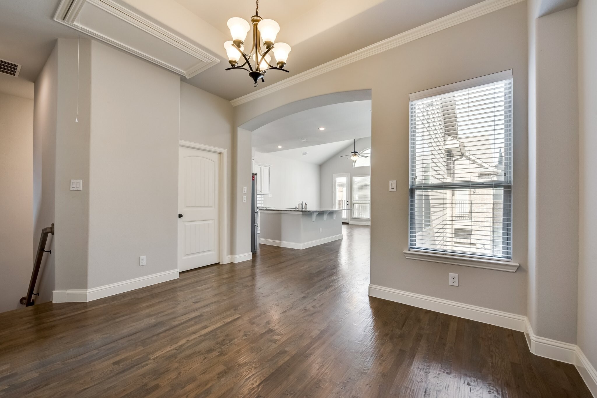 Building Photo - 923 Whitehall Dr