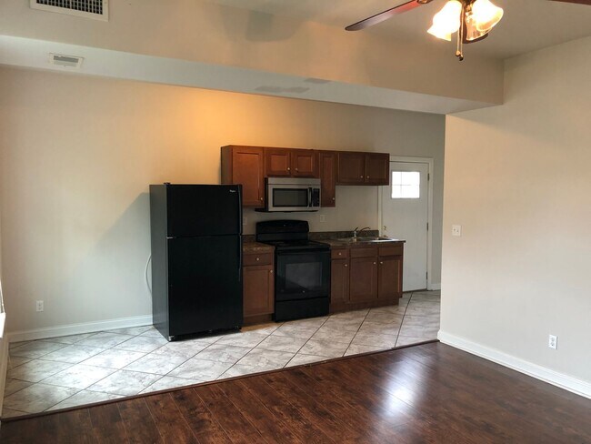 Building Photo - 2728 S 4th St