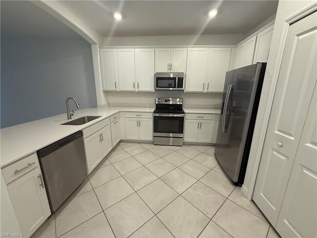 Building Photo - 2224 Dragonfruit Wy