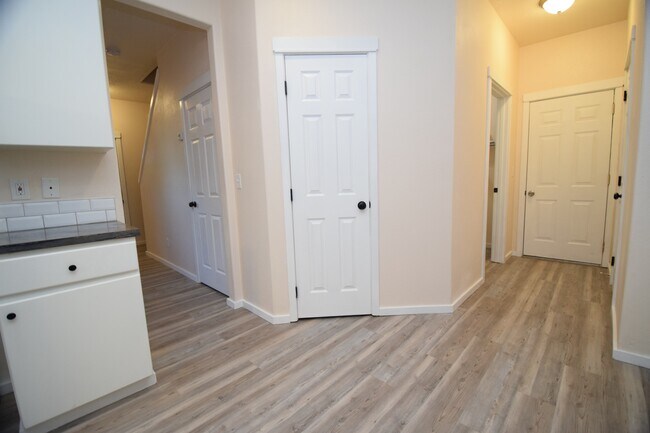 Building Photo - 18528 SW Mcclarey Dr
