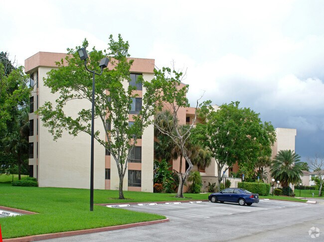 Building Photo - Fairway Views - 8740 NW 40 St Coral Springs, FL 33065