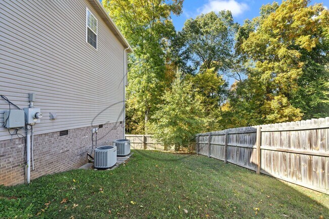 Building Photo - Charming 3-Bedroom Home with Bonus Room, F...