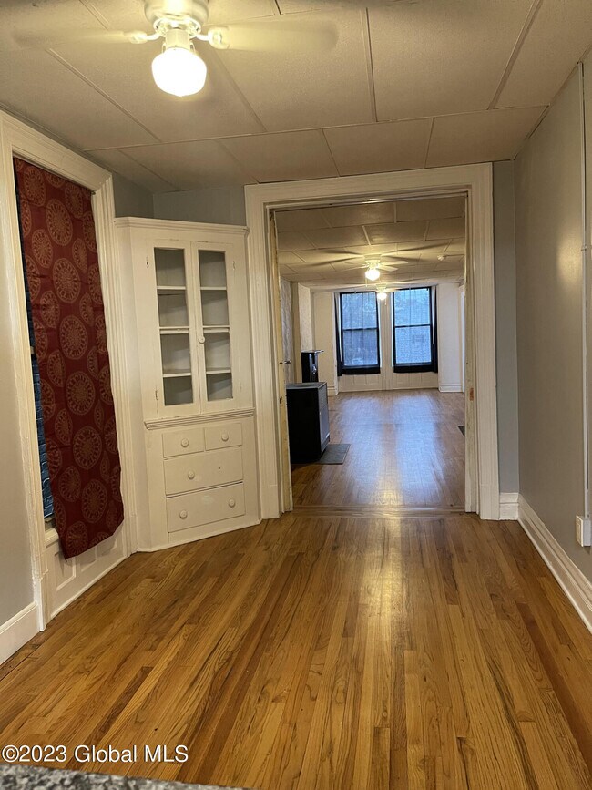 Building Photo - 198 4th St