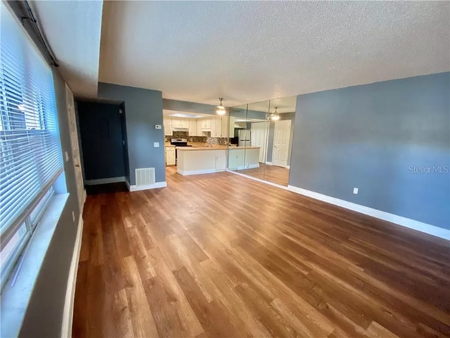 Building Photo - 126 Windtree Ln