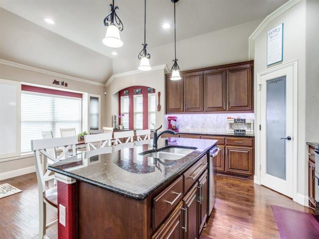 Building Photo - 804 Longhorn Drive