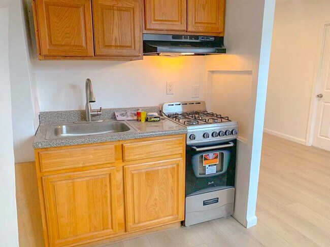 Building Photo - 92-20-20 50th Ave