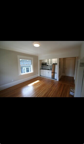 Building Photo - 353 Bellevue Ave
