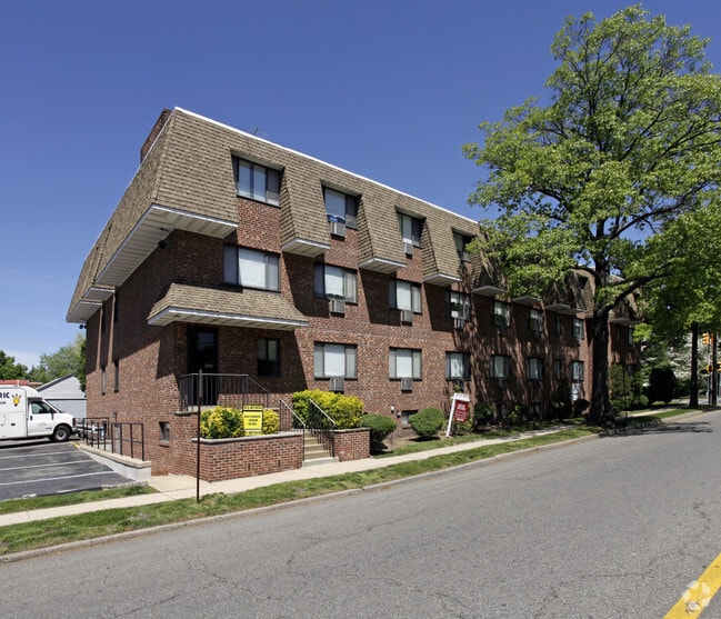 Oakman House Park 149 Main St Millburn NJ 07041 Apartment Finder