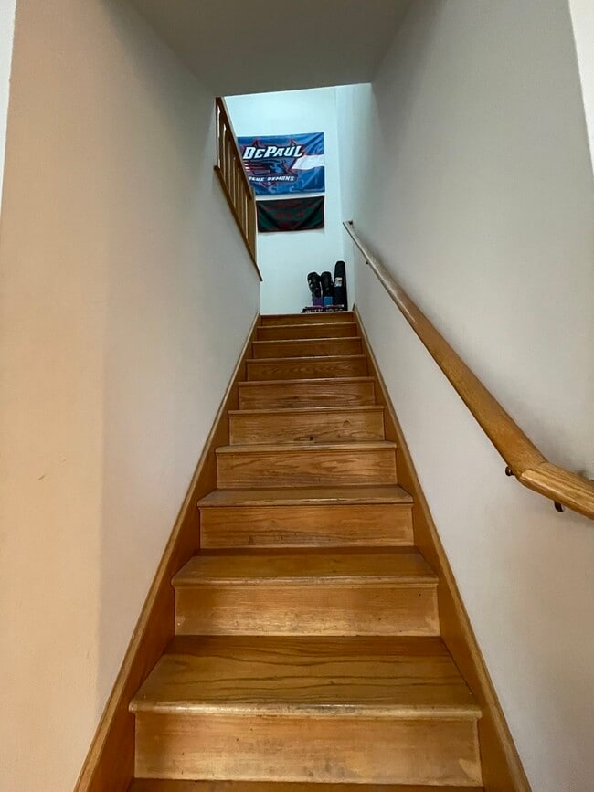 Building Photo - 865 W Buckingham Pl