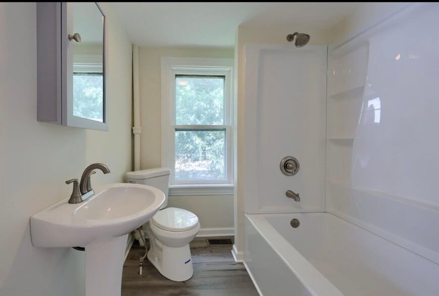 Building Photo - 1202 Baltimore St