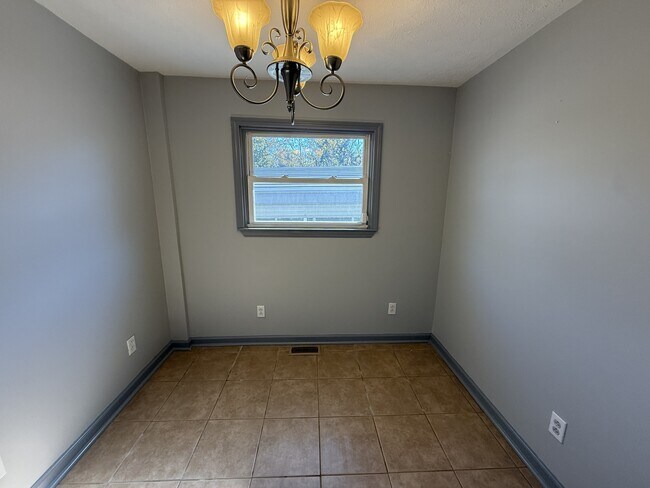 Building Photo - 602 Mitchell Dr