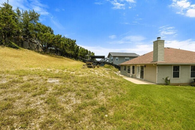 Building Photo - 714 Newport Dr